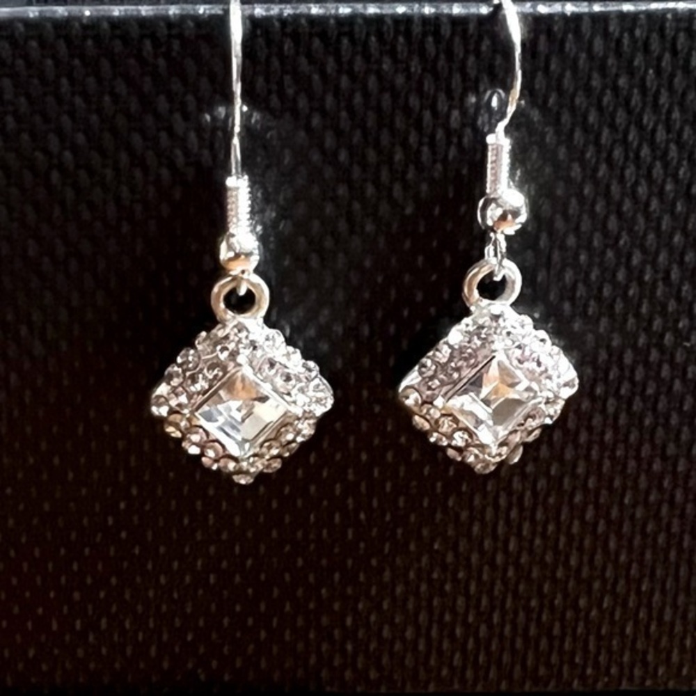 lDangle Solitaire halo Diamond Earrings stamped 925 sterling silver rhinestones